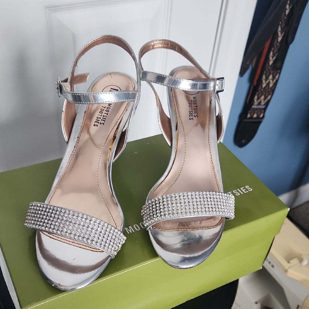 Mootsies Tootsies Silver Rhinestone Heels